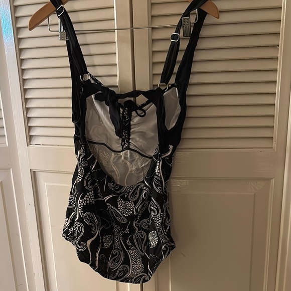 Black and White Paisley Swim Top - Picture 4 of 5